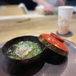 Sushino Zenshuu - 太刀魚の茄子とオクラのお椀
                        