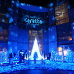 イデミスギノ - カレッタ汐留のX'masイルミ（背景に雪が投影され、ふわ～っと降ります）