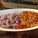 ロス・バルバドス - 16回目12/12ハヤトウリと豆のハイチ風煮込み