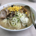 らぁめん天山 見附店 - 味噌(白)らあめん(野菜) 中盛り太麺