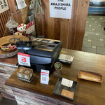 ありい亭 - レジ
      PayPay使用可
      サービスの飴