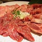 焼肉 坂の途中 - 