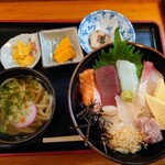 Uenoshiba Suehiro Zushi - 令和3年11月 ランチタイム
                        海鮮丼定食(海鮮丼＋小鉢2品＋ミニうどん＋香の物) 980円