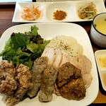 アジアの屋台飯LOTUS - よくばりMixコムガーです