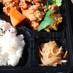 きんたろう弁当 - 唐揚弁当 480円税込，即席味噌汁パック付，袋代無料