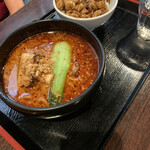 ENMA-DO - ハーフ辛口坦々麺(750)とミニ麻婆丼3カラ(200)のハーフセット
