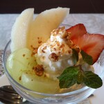 ビストロ セレニテ - ２種のチーズのクリームとラ・フランス　シャインマスカッツ！　そしてフレーズ