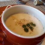 ビストロ セレニテ - 昨夜、良い蕪が手に入ったので、早速の蕪の温スープです。