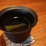 cenci - 熊野古道の釜煎り番茶。番茶っぽくなくて不思議に牡蠣に寄り添います。