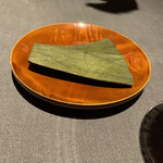 茶禅華 - 手羽先を挟む用の蓮の葉