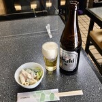 Jiyou raku - 瓶ビール550円、無料のお通し