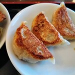 餃子と中華 つつみ人 - 餃子・からあげランチセット（800円）の焼餃子