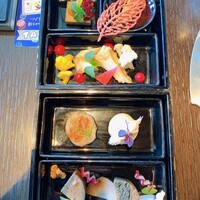 DINING & BAR TABLE 9 TOKYO - 