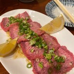 Sumibi Yakiniku Ushizammai - 