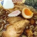 づゅる麺 池田 - そば屋の醤油らーめんアップ
