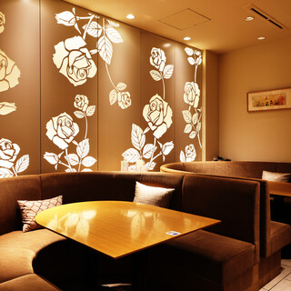 《Private rooms available》 A stylish interior that you can enjoy casually. Moms' group too