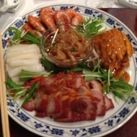 横浜中華街 重慶飯店 本館 - 前菜来た～。
                くらげ、美味いんです。