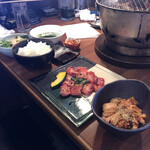 Hidagyuuyakiniku gyuuzammai - 