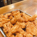 Honetsuki Dori Karaage Yakitori Gaburi Chikin - 唐揚げがこんな感じでドドンと登場！