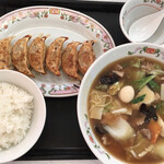 餃子の王将 - 広東麺セット。