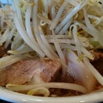 踊ろうサンダーバード - マシ豚はブロック状態で野菜の下に隠れてます。