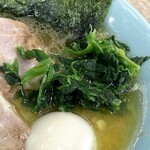横濱ラーメン あさが家 - ほうれん草。