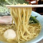 横濱ラーメン あさが家 - 麺リフト。酒井の杉麵はモチモチ。