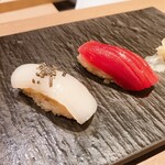 秋葉原 和食 よこ田 - 【鮨2種】イカ、漬けマグロ