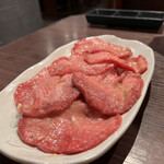 炭火焼肉ホルモン うらら - タン