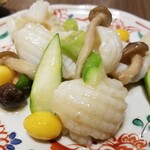 四川飯店 - イカの塩味炒め。
