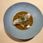 パルコ フィエラ - メヌキのオリーブオイルのソテー 炭火で炙って 縮緬キャベツ ブイヤベース 柚子胡椒