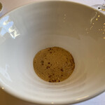 ラ・トゥーエル - 菊芋のヴルーテ、コーヒの泡