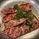 ホルモン 長岡 - バラ