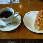 ポップコーン - ブレンドコーヒー（400円）＋ホットドックのモーニングサービス