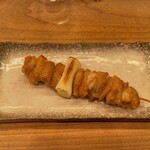 鳥つね自然洞 - 皮焼き