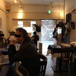 ラ ポルトルージュ - 席は少ないので予約必須