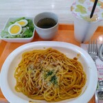 ラブリーナ - パスタサービスセット（オリジナルミートソース・８８０円）