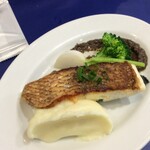 ラ ポルトルージュ - メイン　真鯛のポワレ