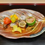 Hassun - 器も素敵ですがそれぞれのお料理も味付けも色合いも素敵です。