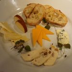 尾道中華そば ボラーチョ - チーズ盛り合わせ