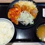 Yoshinoya - 旨辛キムチ豚定食   657円