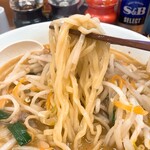 Hidakaya - 味噌ラーメン麺リフト