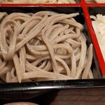 そば処 和邑 - 挽きぐるみのアップ