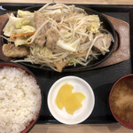 築地銀だこハイボール酒場 - 肉野菜炒め定食