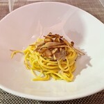 ラ ランテルナ ディ ジェノバ - パスタ②？と松茸の？