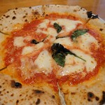 Pizzeria ALLORO - 定番のマルゲリータ