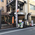 ジャンカレーCafe ABC - お店は2階にあります