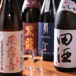 Yakiniku Ushinari - 日本酒はお手軽なものからプレミアムな物まで。
