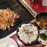 Mejiro Tei - 令和3年11月 ランチタイム
                        サービス定食
                        豚玉＋ご飯＋汁物＋お漬物 780円
