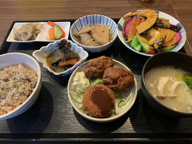 Inuneko Shokudo Ajisai